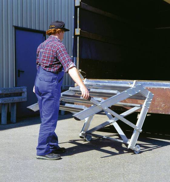 MUNK Günzburger Steigtechnik 50439 Aluminium Treppe fahrbar Arbeitshöhe (max.): 2.6 m Silber 45 kg